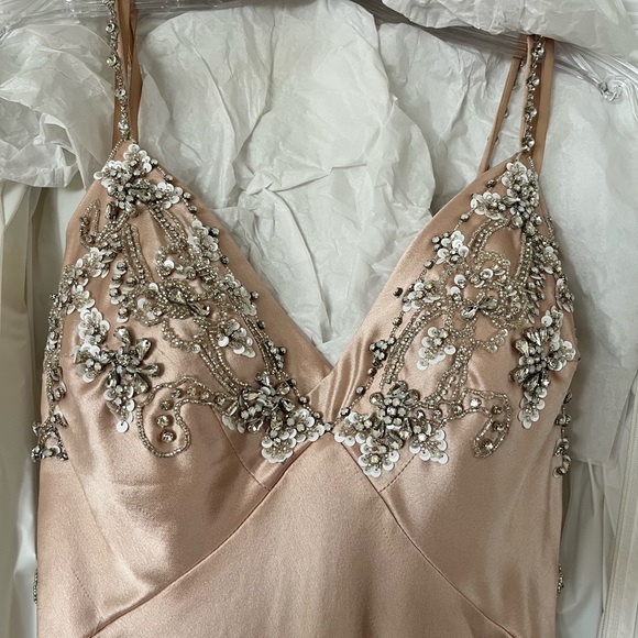 Elegant Pink Evening Gown - Picture 2 of 12